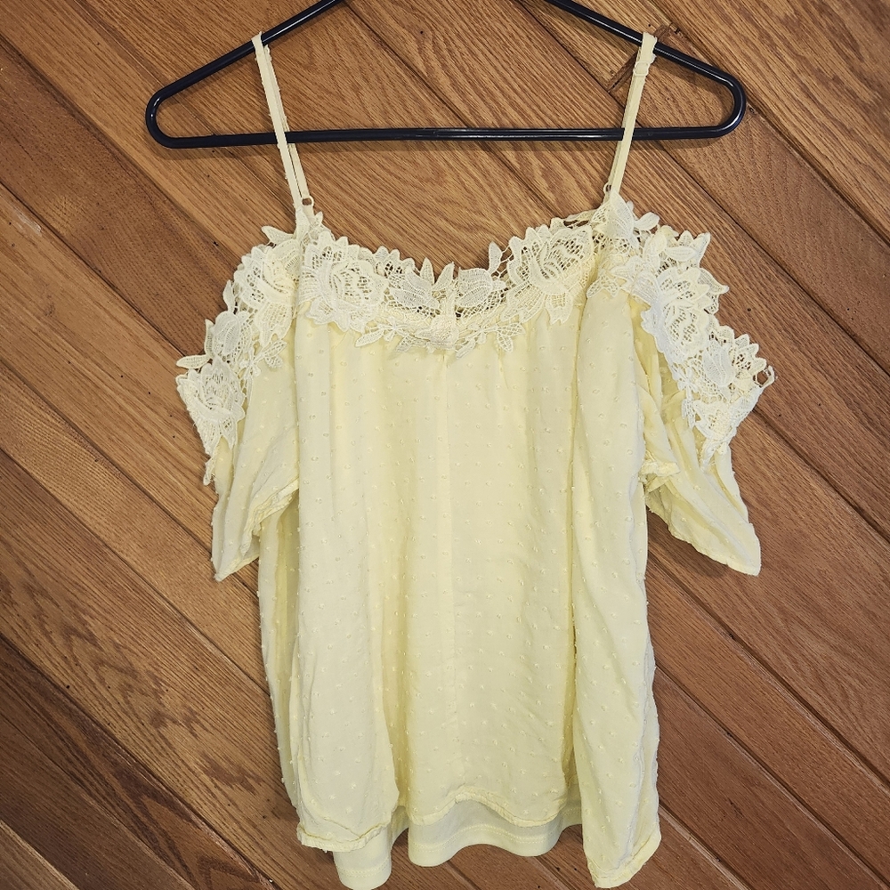 Miami Butter Yellow Lace Trim Women's Cold Shoulder Spaghetti Strap Medium Top